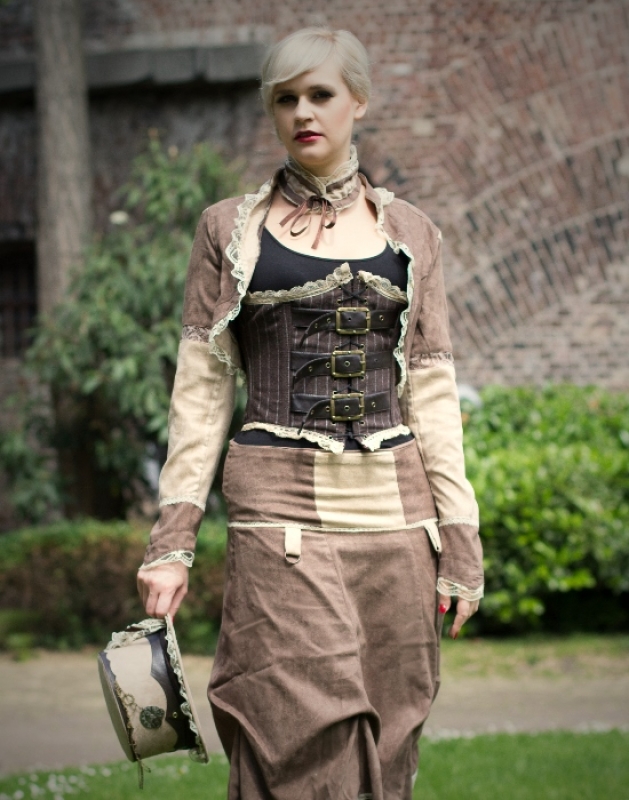 Rock Bustle Steampunk Vintage